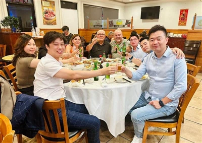 Makan Malam Bersama Klien